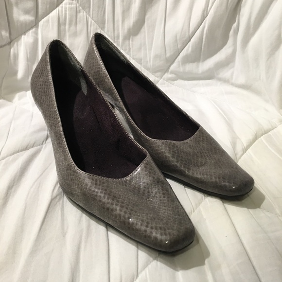 A2 by Aerosoles Kitten Heel Snakeskin Dress Pumps - Picture 3 of 11